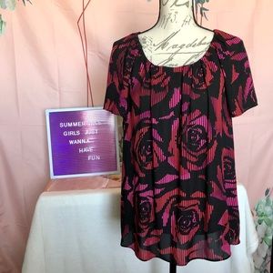 Worthington Abstract Rose  short sleeve Blouse